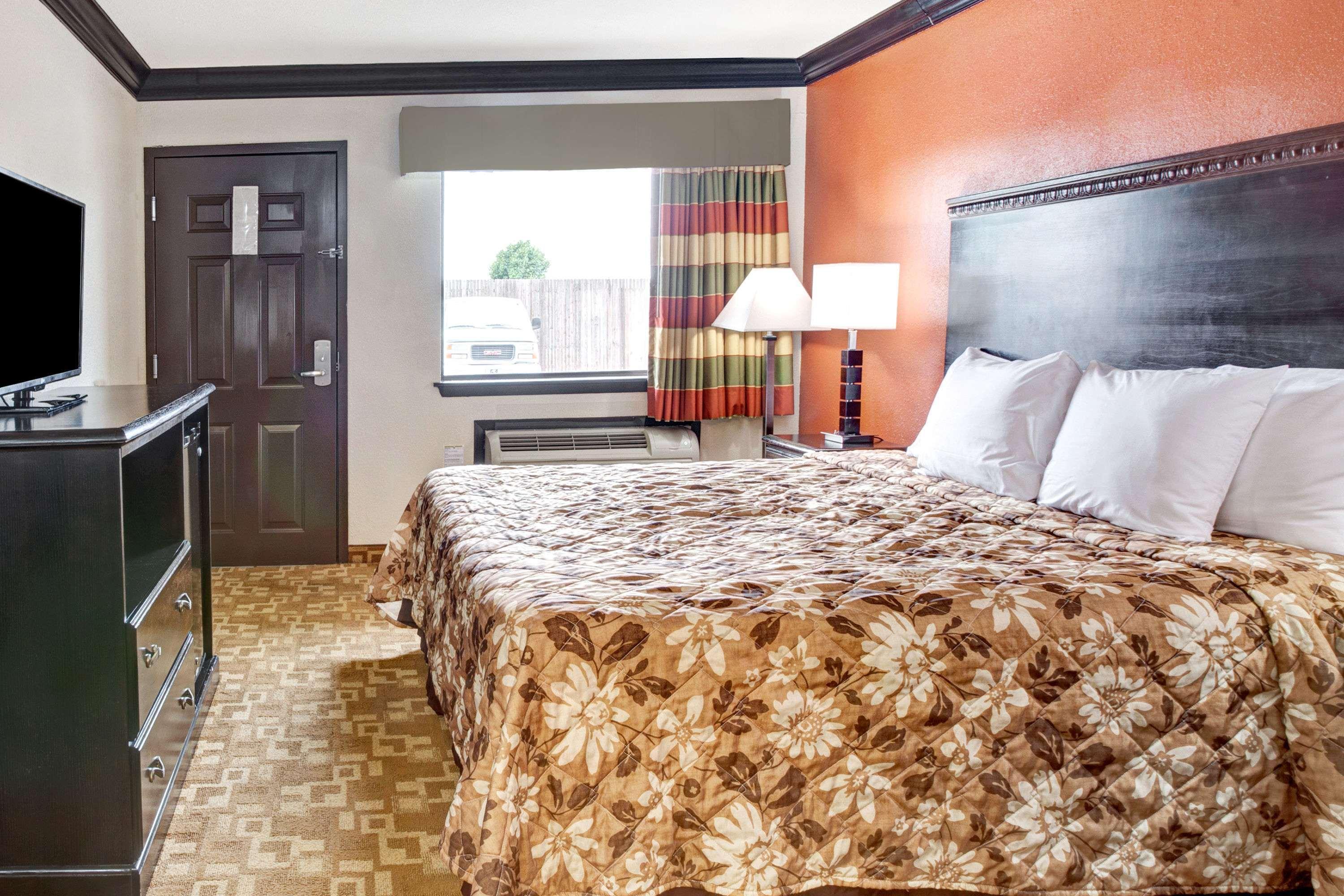 Days Inn By Wyndham Oklahoma City/Moore Екстериор снимка