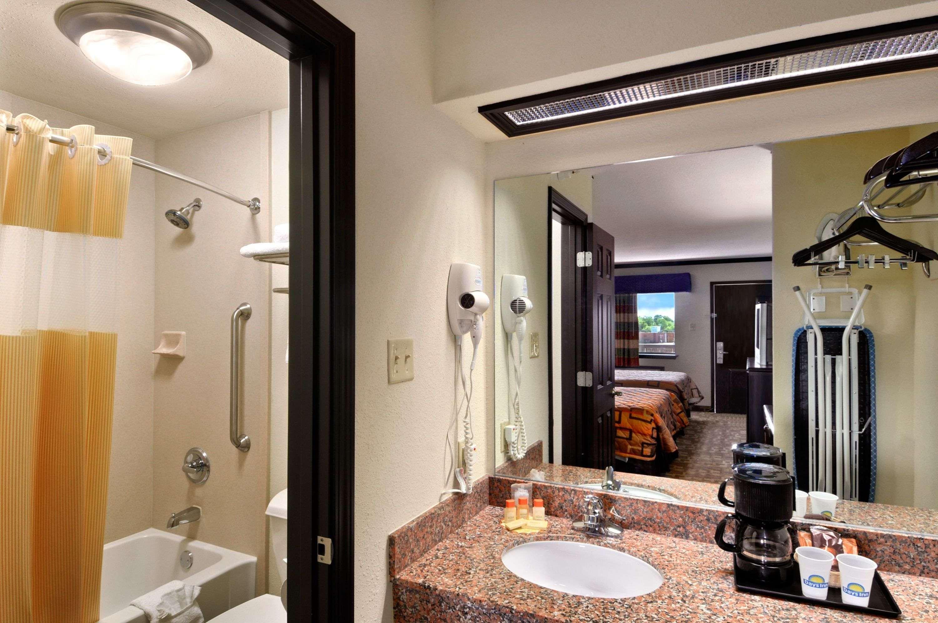 Days Inn By Wyndham Oklahoma City/Moore Екстериор снимка