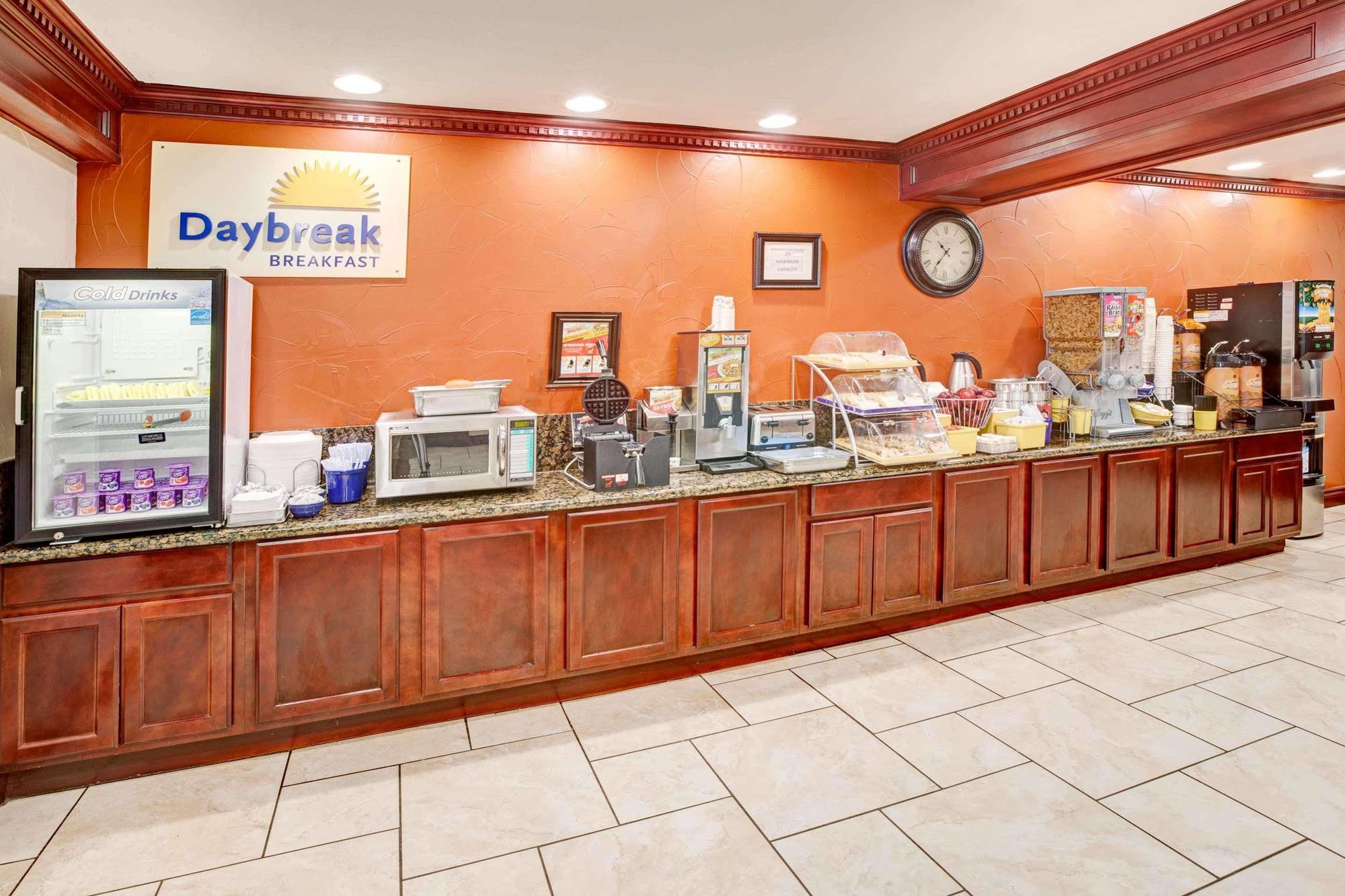 Days Inn By Wyndham Oklahoma City/Moore Екстериор снимка